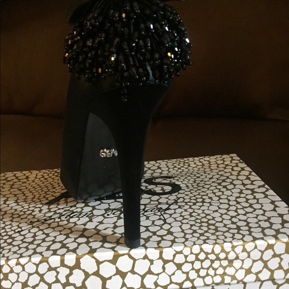 Black Satin Pep Toe Heels - Picture 4 of 6